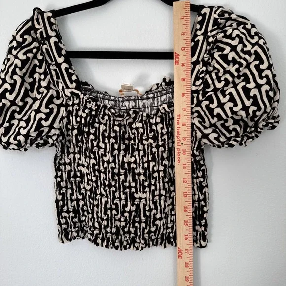 Monteau Cropped Smocked‎ Top Women's Large Black Balloon Sleeves White Motifs - Picture 6 of 6